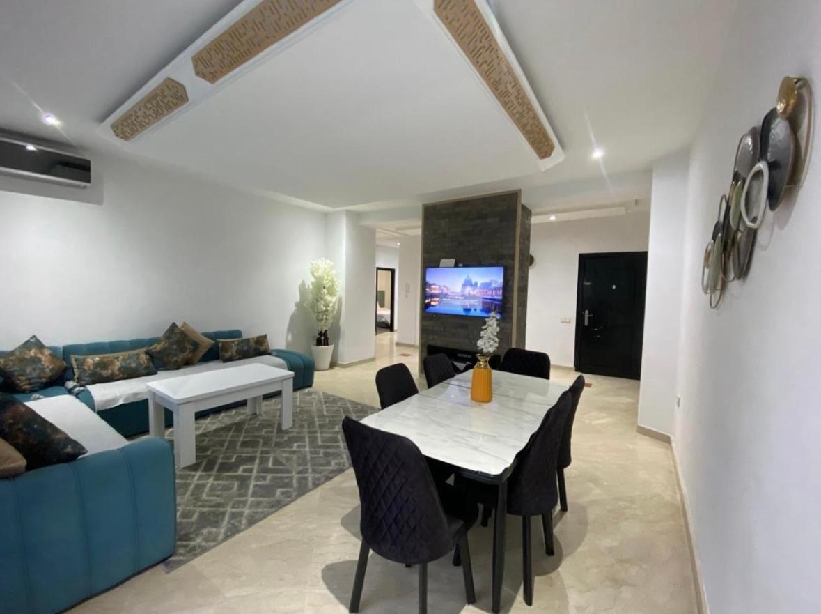 Seaview In Prime Location Apartment *