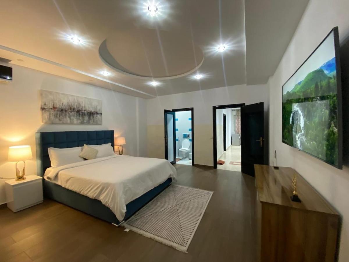 Seaview In Prime Location *