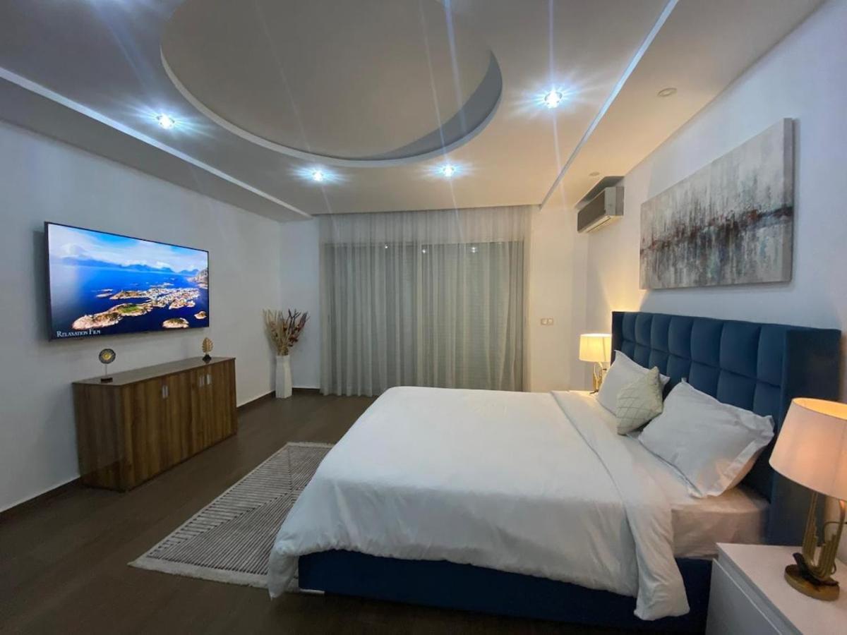 Seaview In Prime Location *